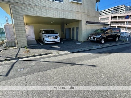 アトレＯＳマンション[2LDK/56.7m2]の駐車場3