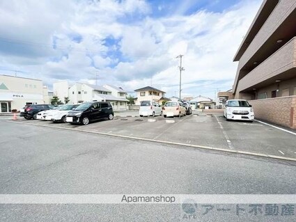 ブライム　シャノン[2LDK/58.5m2]の駐車場1