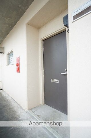アーバンドゥエル’88の玄関写真