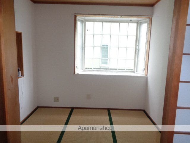 員弁郡東員町 2階建 築38年の内装写真