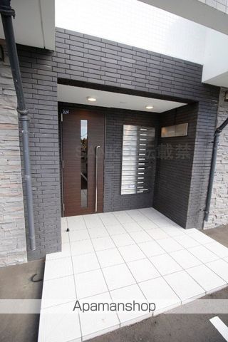 LUANA福住の玄関写真