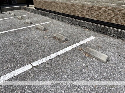 レオパレスグリーンエコー彦根[1K/20.28m2]の駐車場