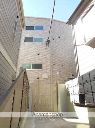 東京都新宿区若葉３丁目[1R/17.01m2]のエントランス