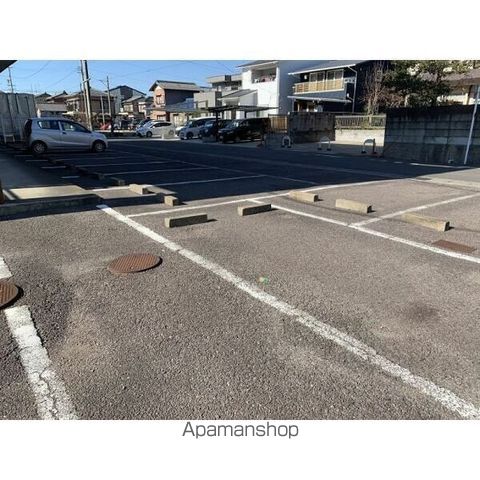 サープラスII牟都志の玄関写真