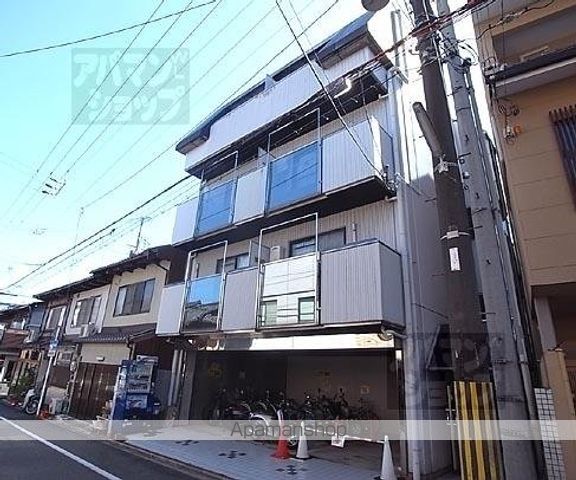 紫野上柏野町マンションの外観写真