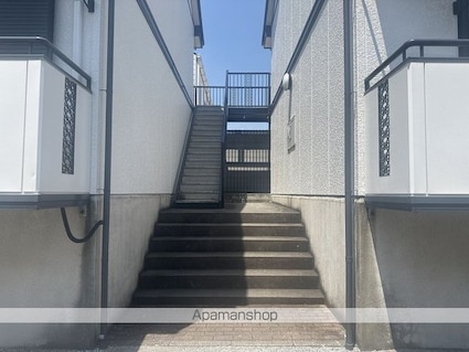 ｋａｎａｄａ　Ｂ棟[1K/26.7m2]のエントランス