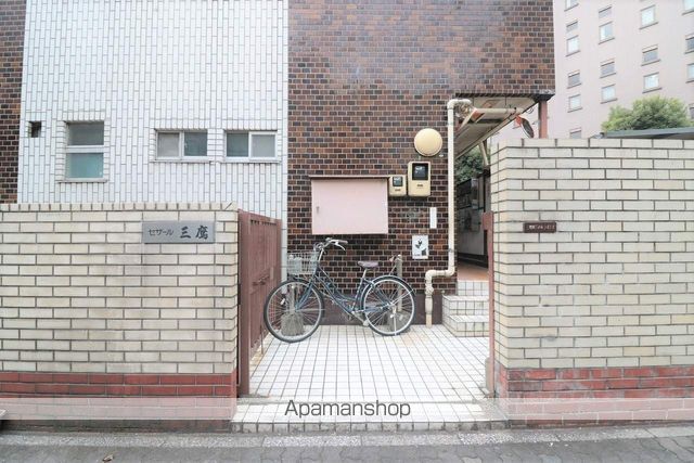 セザール三鷹の玄関写真