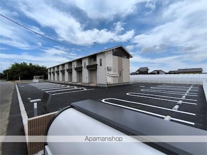Ｓａｋｕｒａ　Ｔｅｒｒａｃｅ　（サクラ　テラス）[2LDK/56.23m2]の駐車場