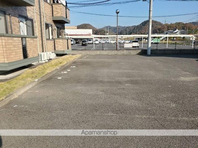 グリーンベルズ　Ｂ棟[2LDK/53.72m2]のエントランス