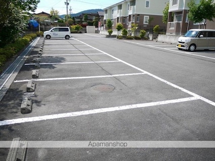 コータ・コートＡ[2LDK/59.77m2]の駐車場2