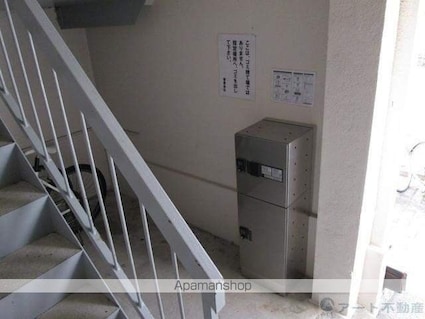 コーポ林[1R/18m2]のエントランス2