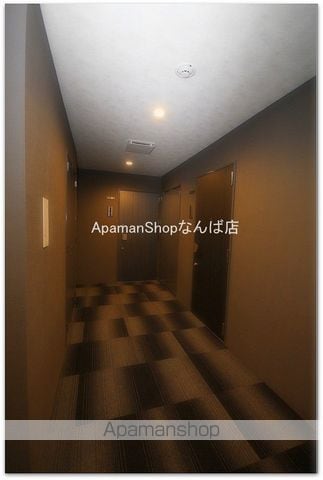RISING MAISON 本町橋の玄関写真