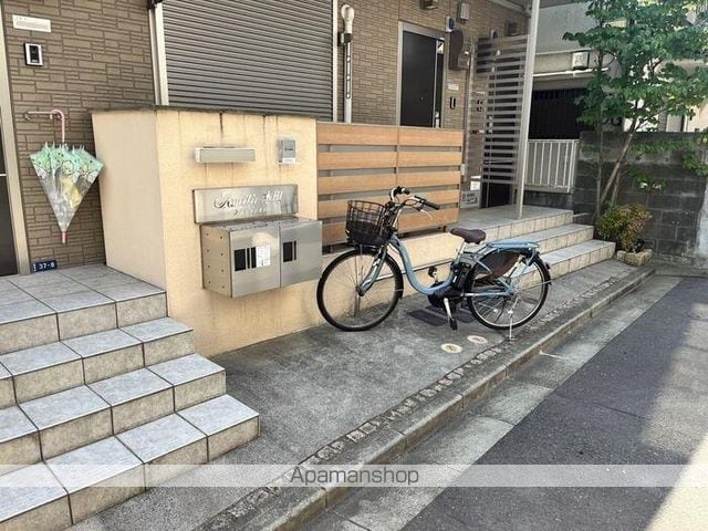 アミティエ本町の玄関写真