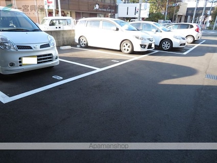 Ｍｉｎｔ　Ｅｌｖｉｔａ[1LDK/37.4m2]の駐車場