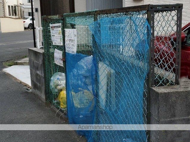 レオパレスエスティー湘南Aの玄関写真