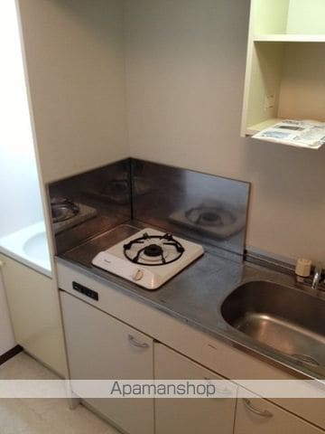 クリスタルハイツの内装写真
