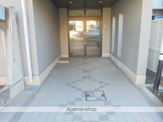 シャインパレス中村の玄関写真