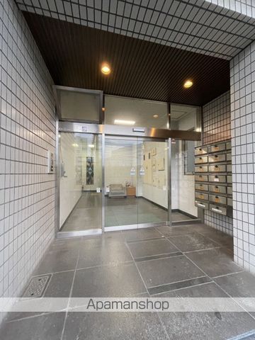 日建埼玉ビルの玄関写真