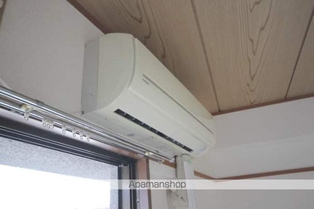 宮正商船ビルの内装写真