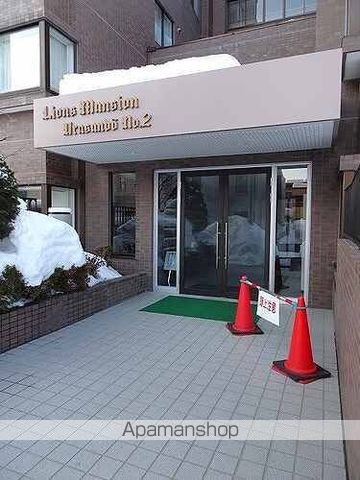 ライオンズマンション裏参道第2の玄関写真