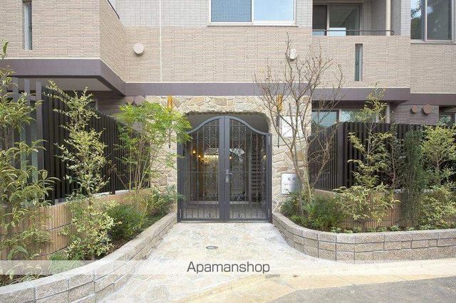 スペリオール白金台の玄関写真