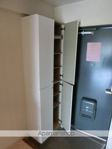 KM ESAKAの内装写真