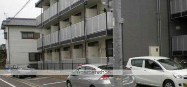 レオパレスSATUKIの玄関写真
