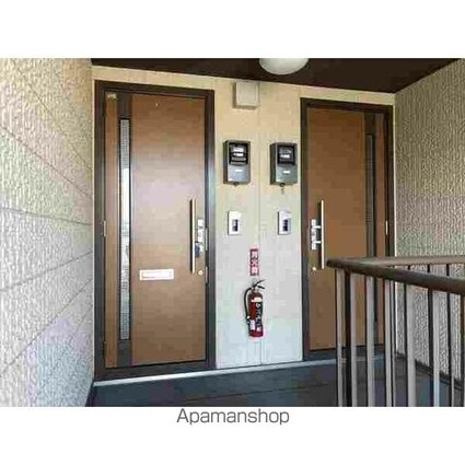 ヴェルドミール葉池[2LDK/61.6m2]の玄関