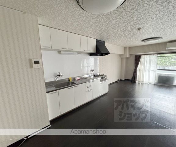 山科音羽マンションA棟の内装写真