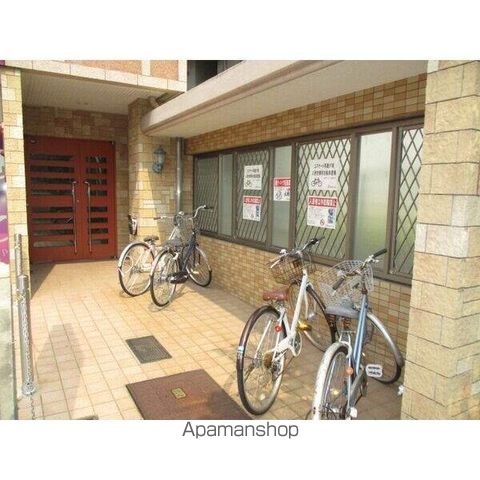エステート茶屋が坂の玄関写真