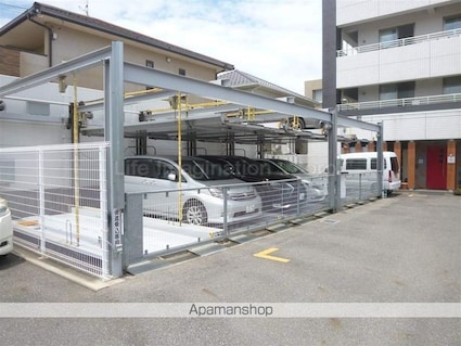 イーシスコートＤ’ｓ野村[2LDK/52.99m2]の駐車場1