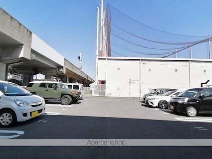 ヴァーティカル　シナモン[1LDK/41.04m2]の駐車場2