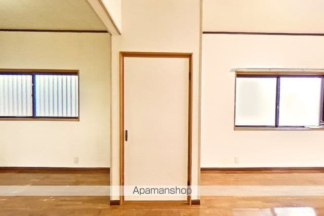 中万々戸建IIの内装写真