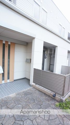THE LERATOの玄関写真