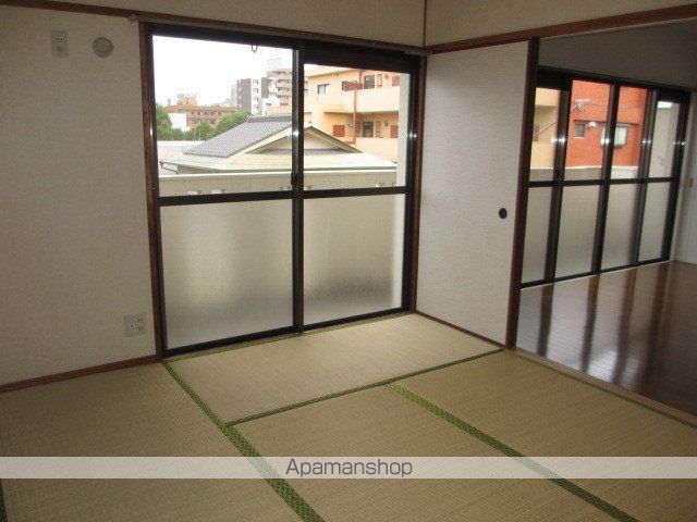 オーロラハイツ荒田の内装写真