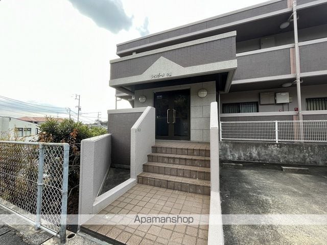 シャンボール中山の玄関写真