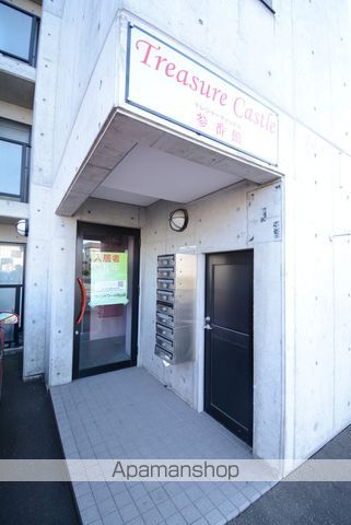 トレジャーキャッスル参番館の玄関写真