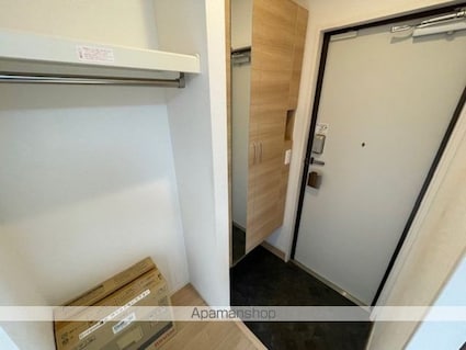 メゾン・ド・クーネル[1LDK/42.79m2]の玄関