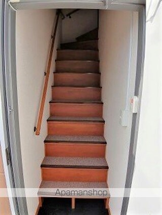 レオパレス四郎丸[1K/26.08m2]の玄関