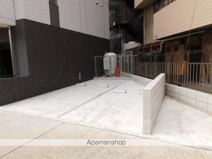 ＶＡＮＣＯＵＶＥＲ１１１８大曽根[1K/26m2]の駐車場