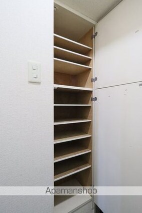 東京都文京区千駄木４丁目[1K/16.35m2]の収納2