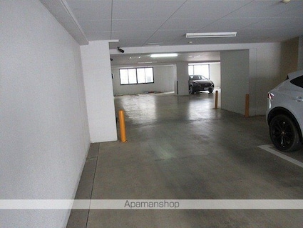 スカール桜城[2LDK/58.14m2]の駐車場