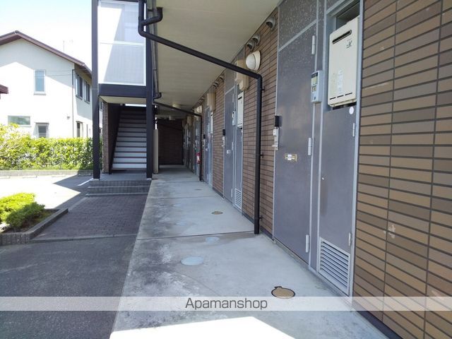 レオパレスコン ヴィスタの玄関写真