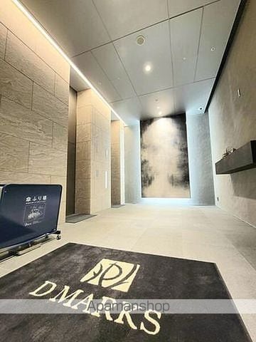 Dマークス西新宿タワーの玄関写真