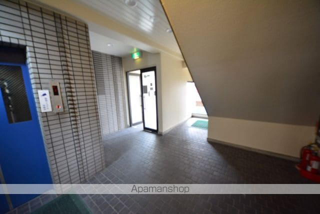三恵上新庄ハイツの玄関写真