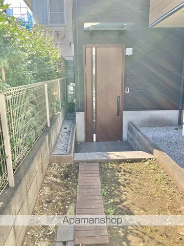 東十条戸建の玄関写真