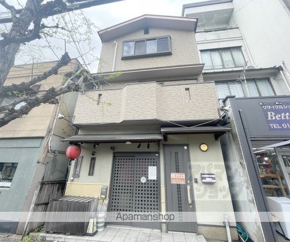 京福北野線 北野白梅町駅 徒歩8分 3階建 築25年の外観写真