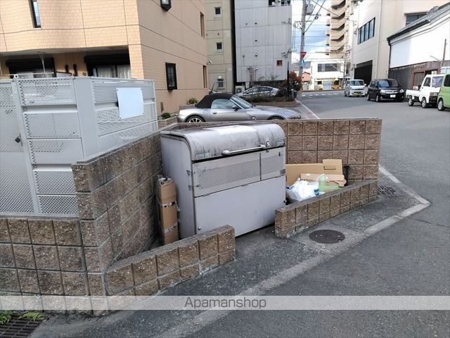 【和歌山市西仲間町のマンションの写真】