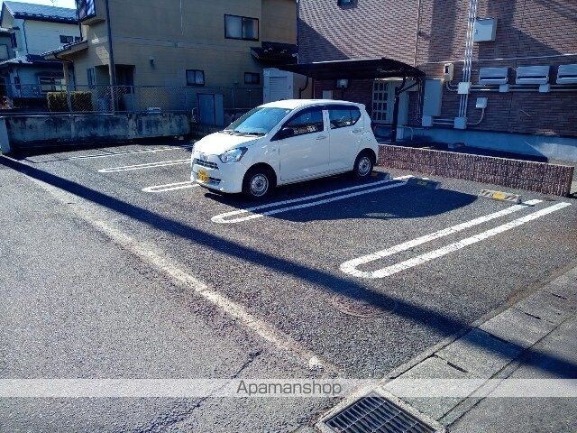 レオネクストパディントン[1K/31.62m2]の駐車場