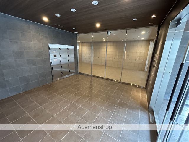 THE RESIDENCE Hの玄関写真